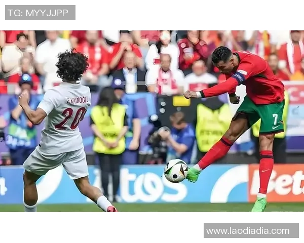 男足球明星魅力瞬间大盘点帅气照片尽显风采与实力